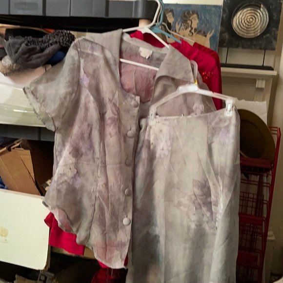 2PIECE SUIT WEAR. Soft and Flowing 100%Polyester - Picture 1 of 10